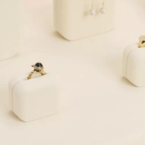 FANXI new customized beige microfiber jewelry display stand ring earrings pendant bracelet bangle necklace jewelry display set