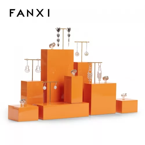 wood jewelry display_retail display jewelry_wooden jewelry stand