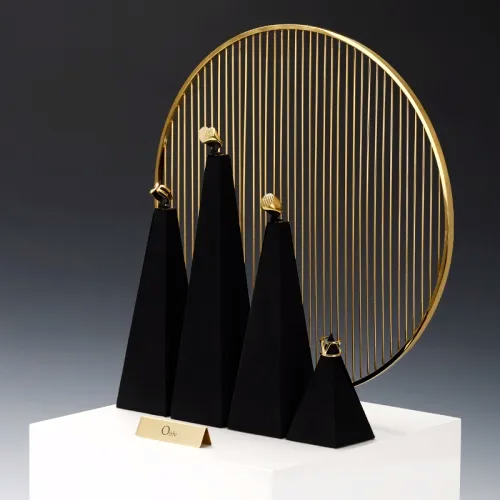 homemade jewelry display ideas_jewelry display counter_black jewelry stand
