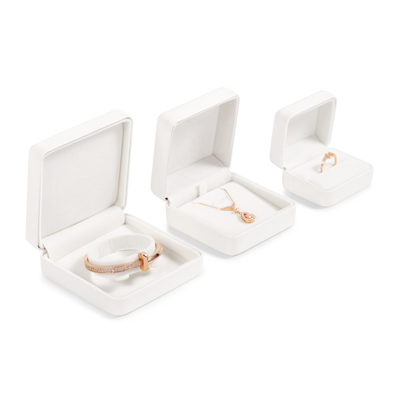 white jewelry box_leather jewelry box_jewelry subscription box