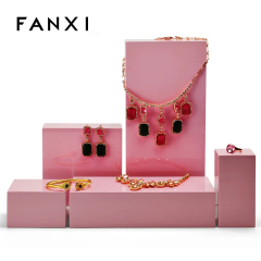 luxurious wood jewelry display stand