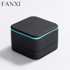 Custom logo/colour PU leather jewelry box with microfiber inside
