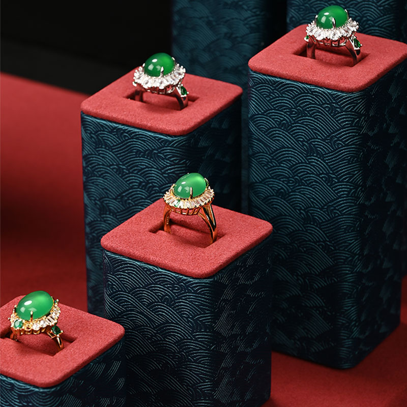 FANXI custom Green and Red Microfiber leather jewellery display