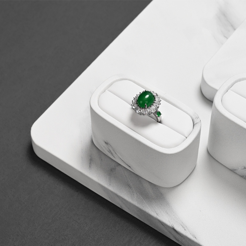 FANXI hot sale white leather luxury jewelry display set