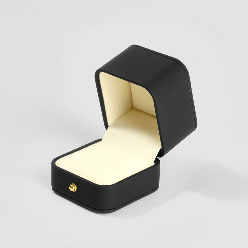FANXI Custom black velvet and leather jewelry box