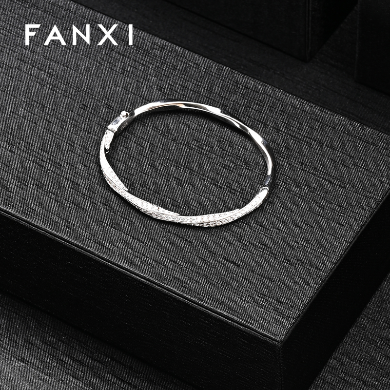 FANXI Wholesale Black Leather Jewelry Display
