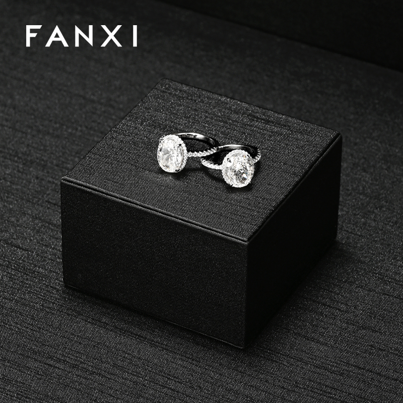 FANXI Wholesale Black Leather Jewelry Display