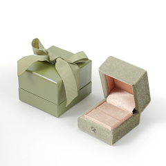 FANXI Custom green velvet ring box