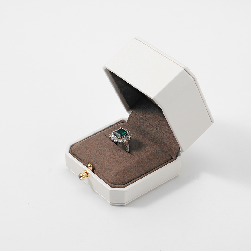 FANXI Custom white leatherette paper jewelry box