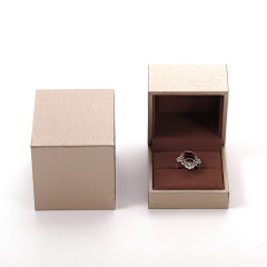 FANXI Custom champagne paper microfiber ring box
