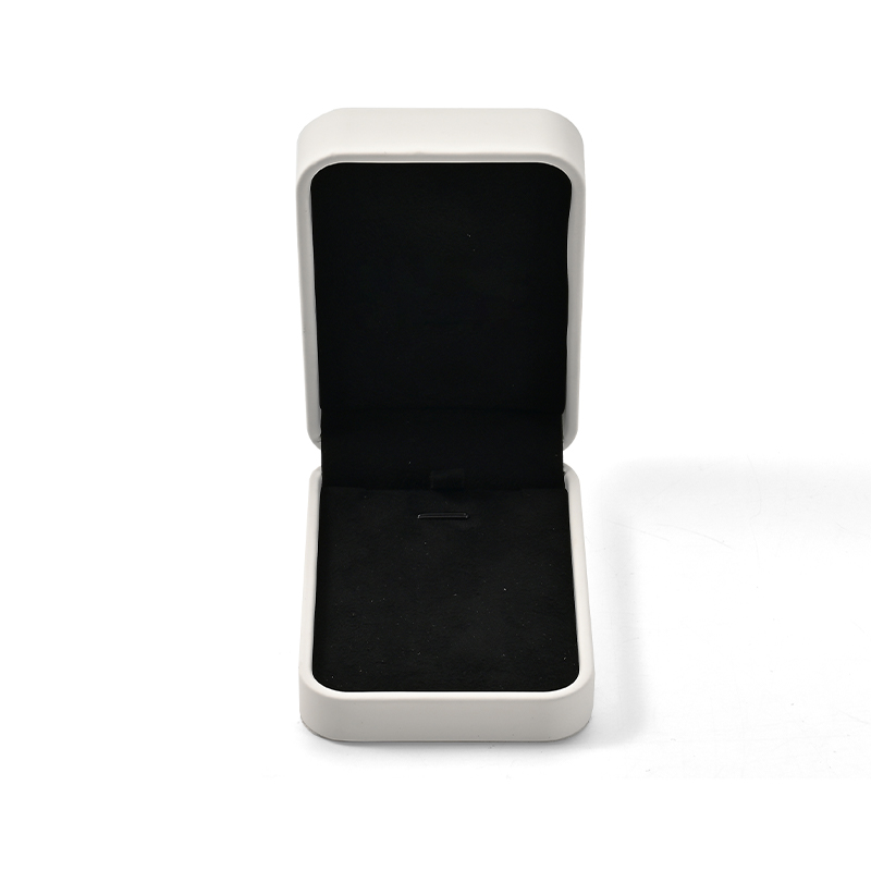FANXI Custom white PU leather microfiber pendant box