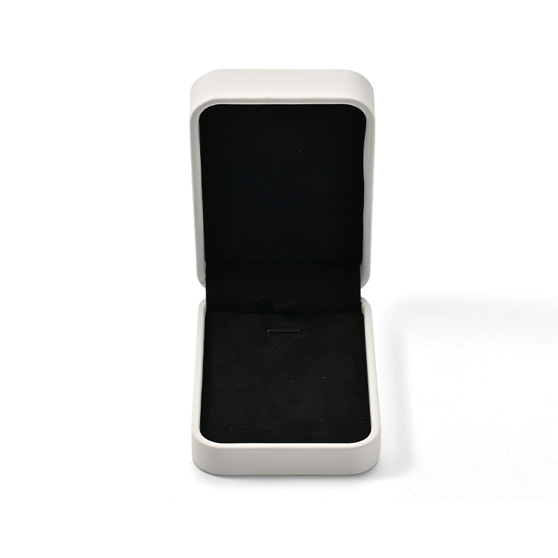 FANXI Custom white PU leather microfiber pendant box