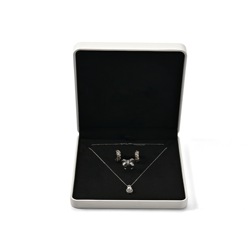 FANXI Custom white PU leather microfiber set box