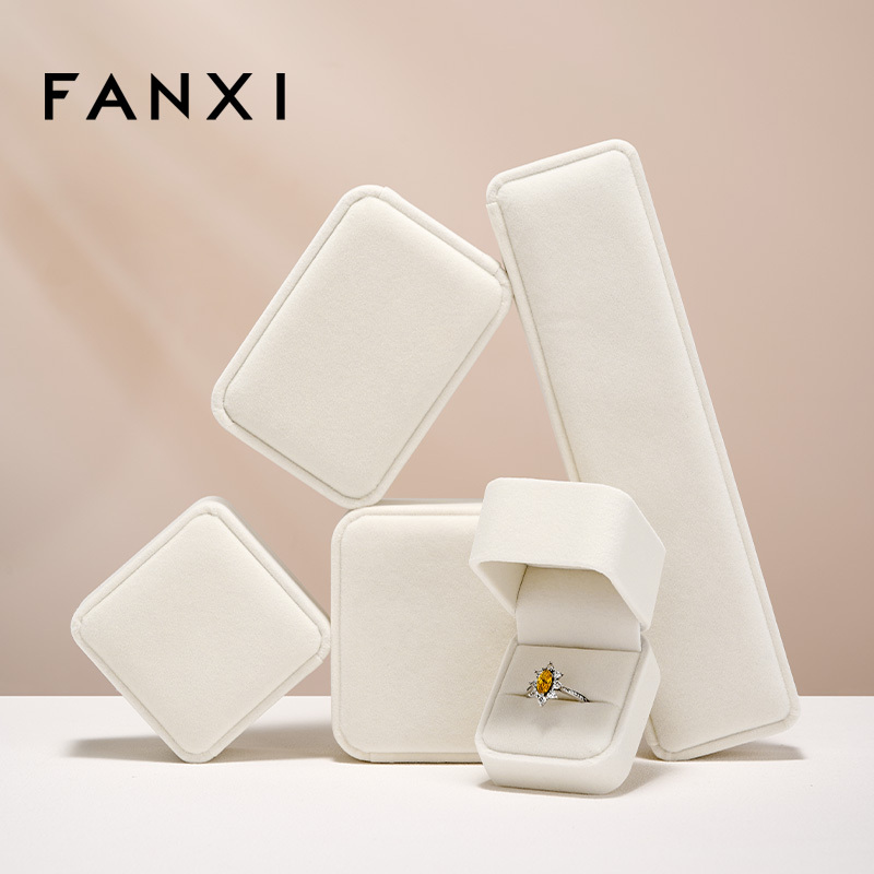 FANXI Luxury Off-white Long Plush Velvet Jewellery Box
