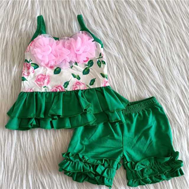 Red flower green shorts suit