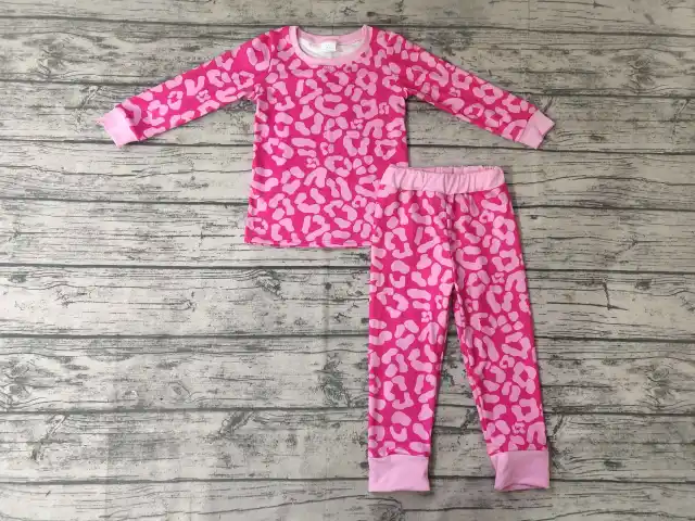The pink pajamas sets