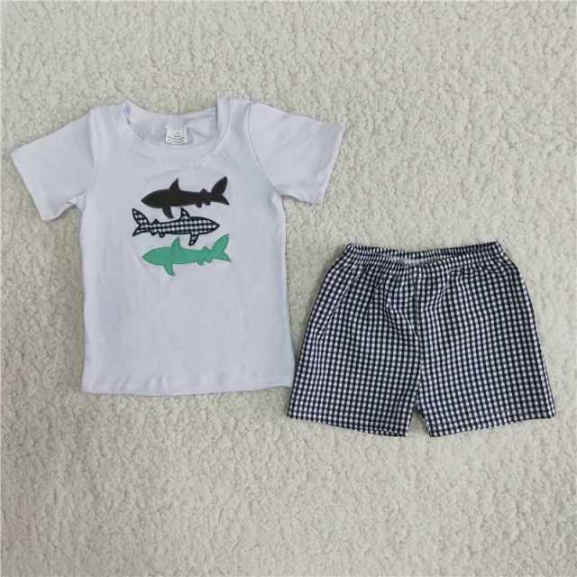 A8-23 boy white whale short sleeves grey  plaid shorts