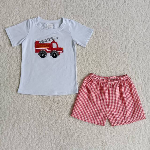 B3-13 boy white fire truck short sleeves red plaid shorts