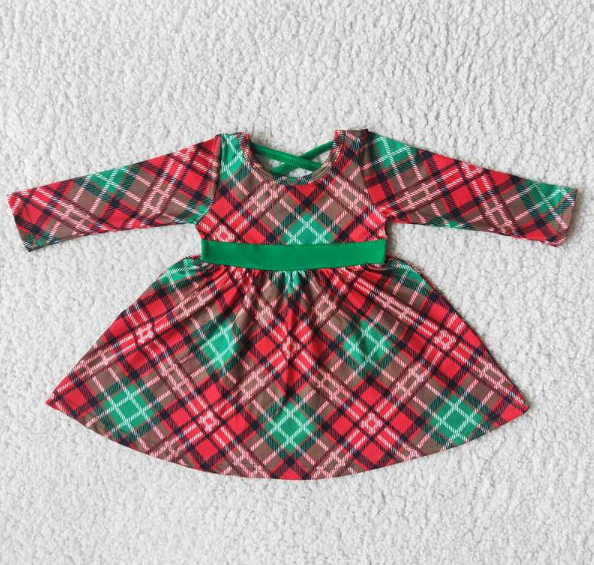 6 A8-19 red and green plaid skirt