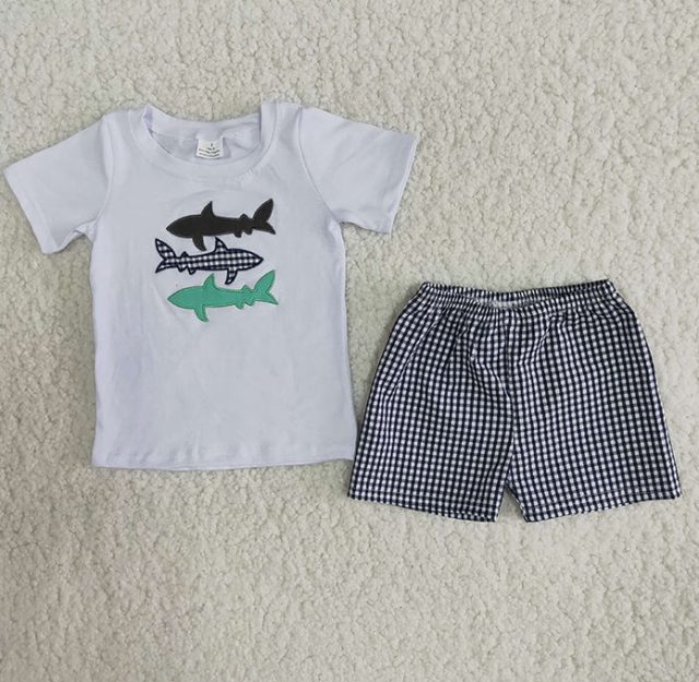 A8-23 White embroidered whale short-sleeved top and plaid pants