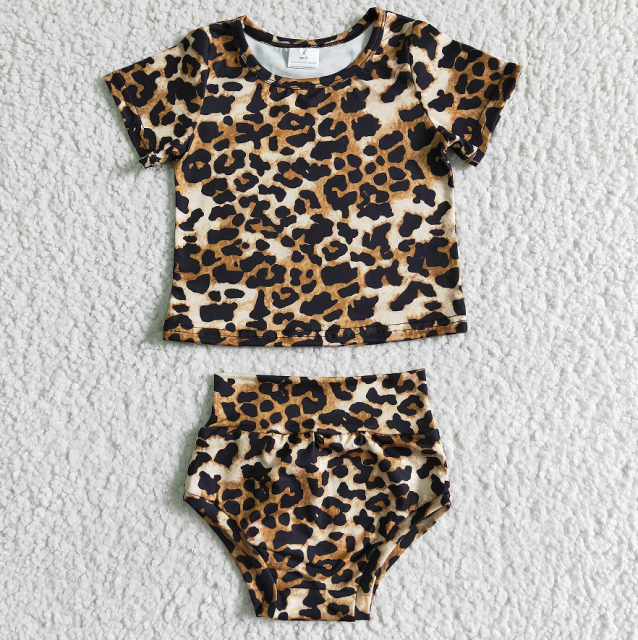 B3-12 Short leopard print top and thong set