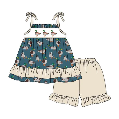 pre sale girls summer suit camisole top  and shorts with duck print