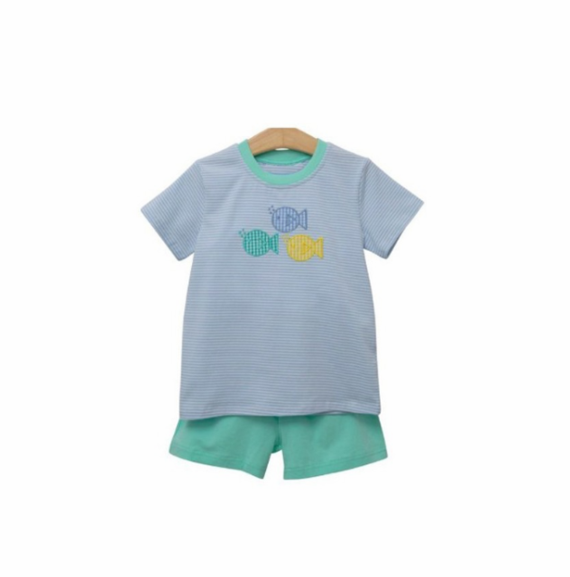 pre sale  boys  summer outfit sets   short sleeves top embroidery  three small fish print  and  green  shorts