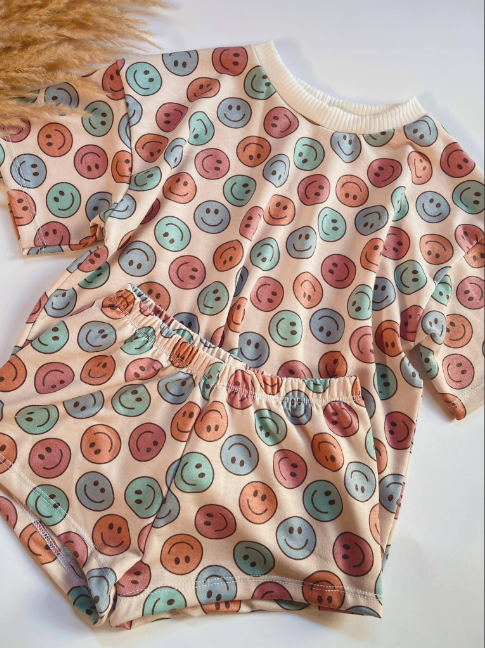 pre sale boys summer outfit sets short sleeves top smiley face print  and shorts