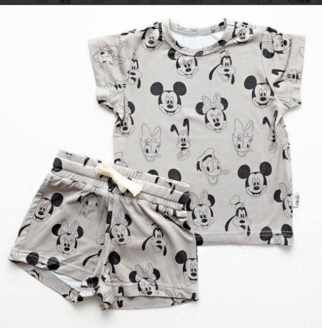 pre sale girls summer outfit sets  short sleeves top mickey print and shorts