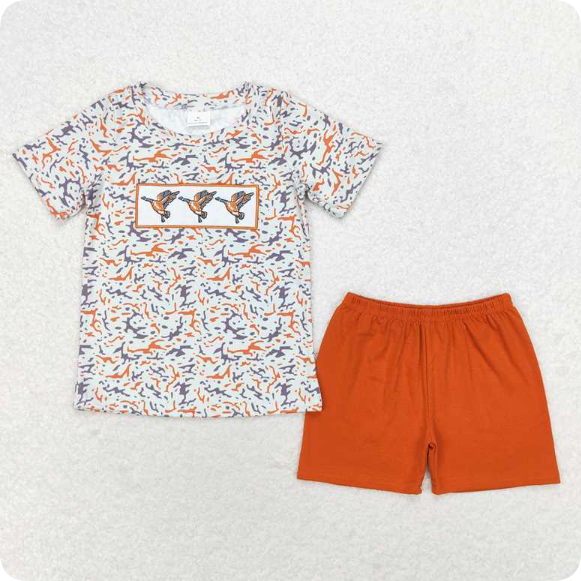 BSSO0952  6.6  Embroidered Duck Camouflage Short Sleeve Brown Shorts Set