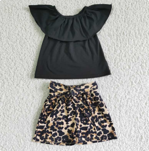 GSSO0082 Girl's black off-the-shoulder top and leopard print shorts set