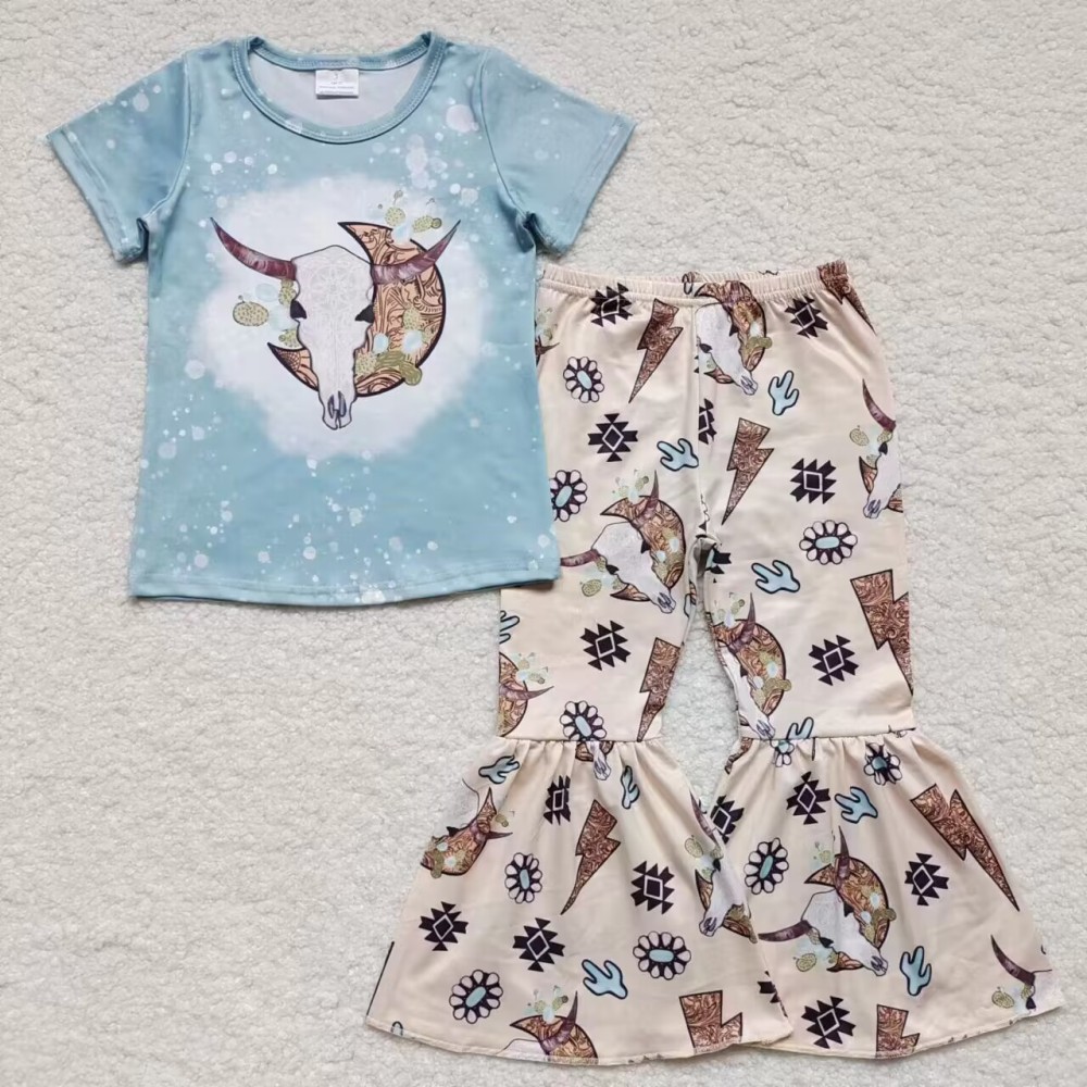 GSPO0777 Alpine Bull Head Lightning Geometric Pattern Beige Blue Short sleeve beige trouser suit