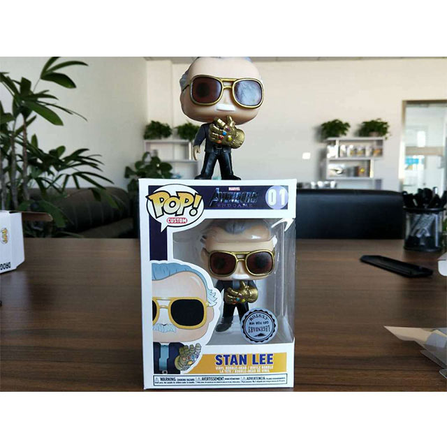 stan lee funko pop with infinity gauntlet