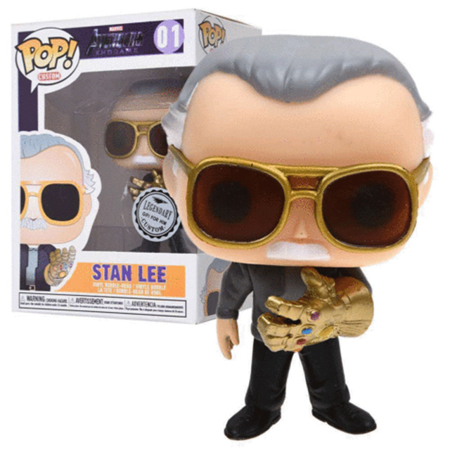 stan lee with infinity gauntlet