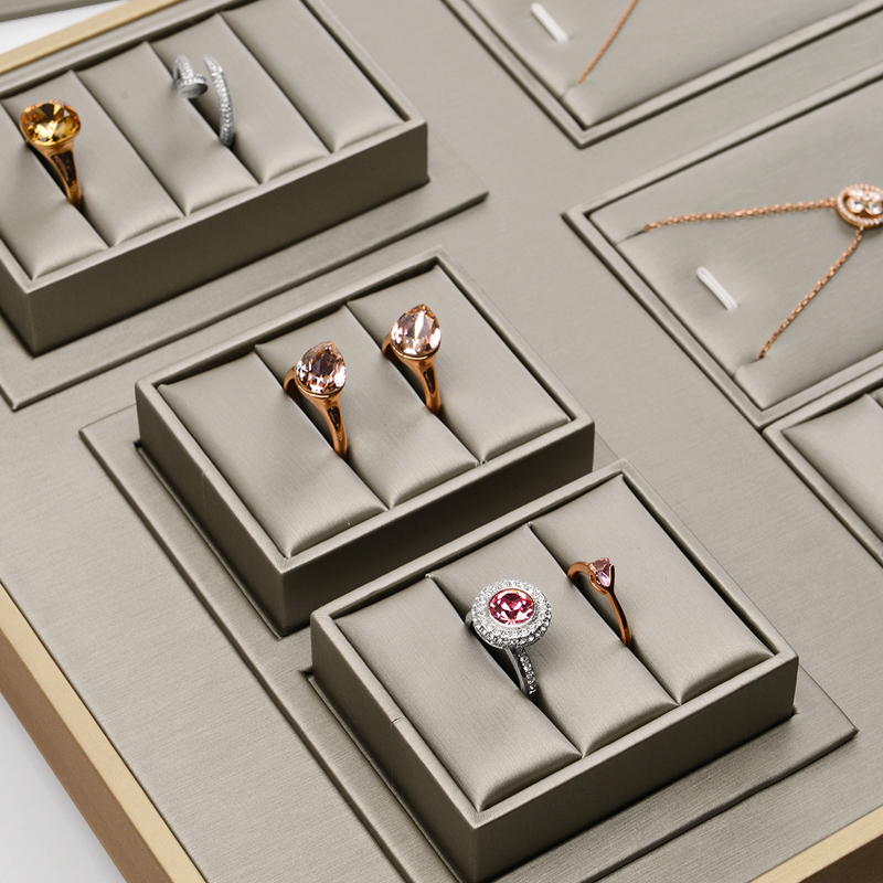 New Arrival Luxury Metal with PU Leather Jewelry Display Stand For Counter Showcase Ring Necklace Bracelet Jewellery Display Set