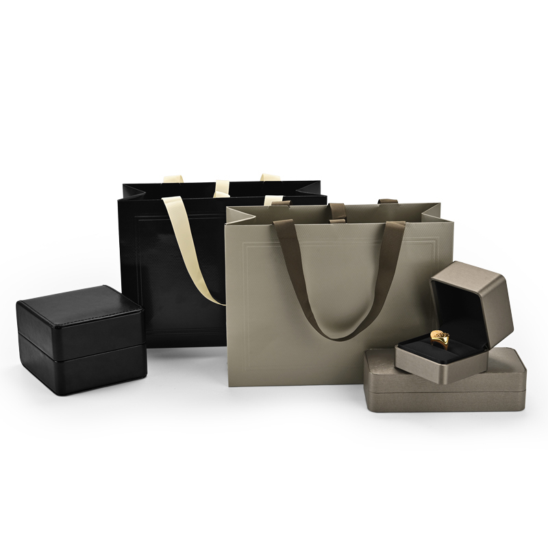 Wholesale Custom Logo Color Printed Luxury Paper Bag Jewelry Gift Packaging Bags with Handle Recycle Paper Shopping Bag