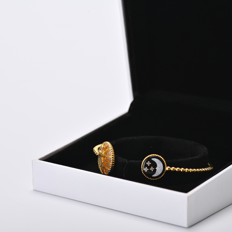 New Arrival custom Bangle box white fancy paper with velvet inside Jewel Packaging box bracelet Jewelry Boxes