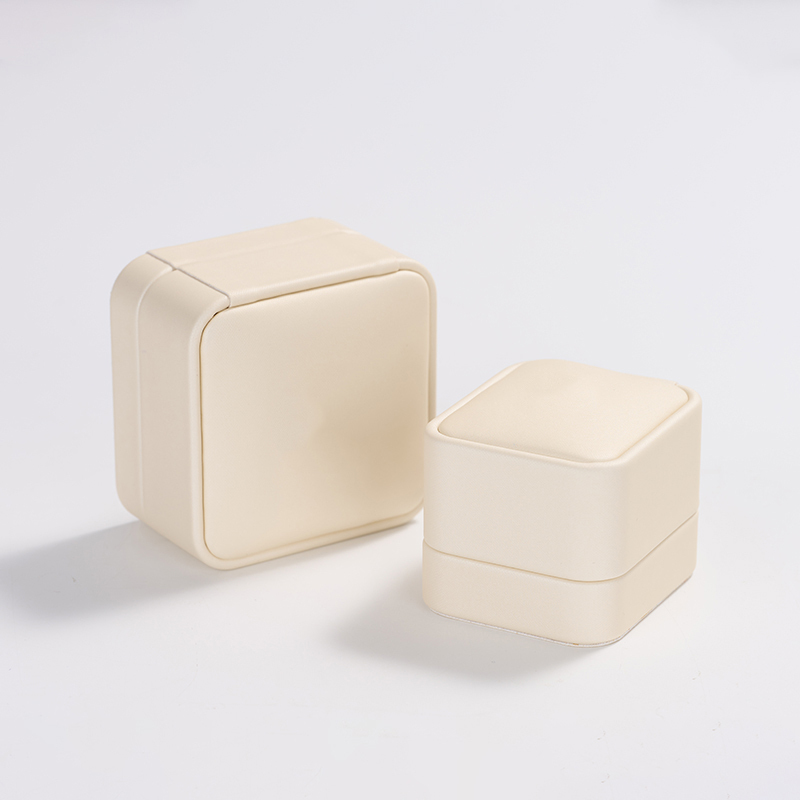 H089 Warm Soft Jewelry Box PU Leather Microfiber Ring Boxes For Wedding Jewellery Packaging Boxes