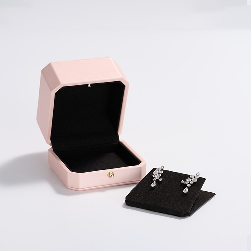 H096-Customized Luxury Pink Pu Leather With Microfiber For Earring Necklace Bangle Pendant With Metal Button