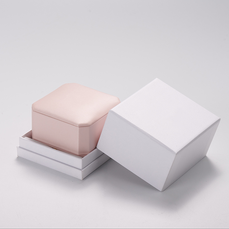 China hot sale pink pu leather and microfiber jewelry storage box for ring/gift hold boxes with custom logo