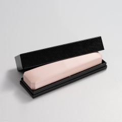 H096-Customized Luxury Pink Pu Leather With Microfiber For Long Chain Necklace Bangle Pendant With Metal Button