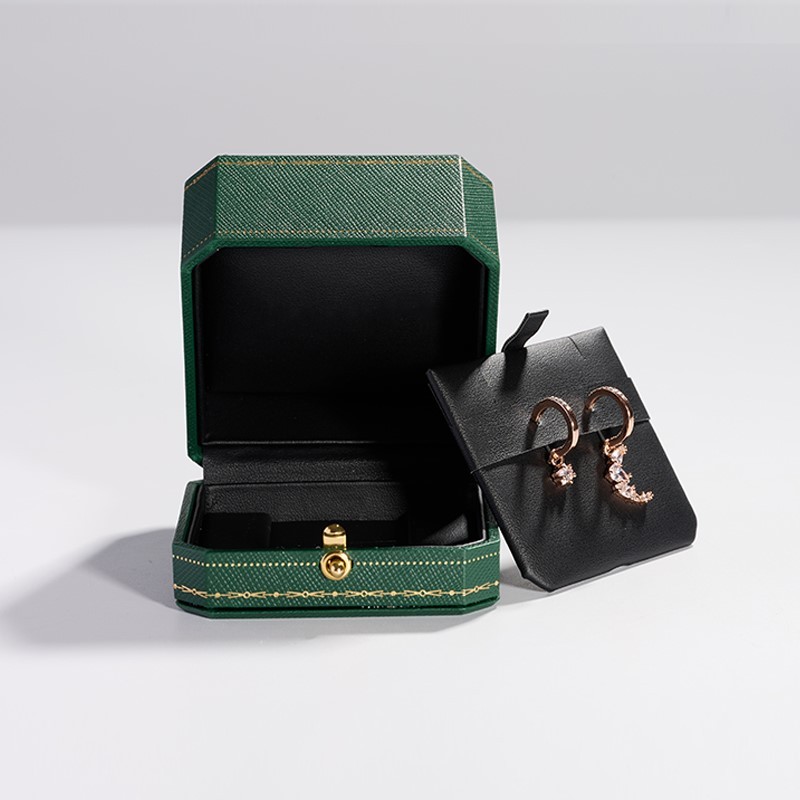 H041-Customized Luxury Green Paper With Leather For Earring Necklace Pendant With Metal Button