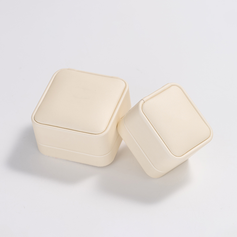 H089 Warm Soft Jewelry Box PU Leather Microfiber Ring Boxes For Wedding Jewellery Packaging Boxes