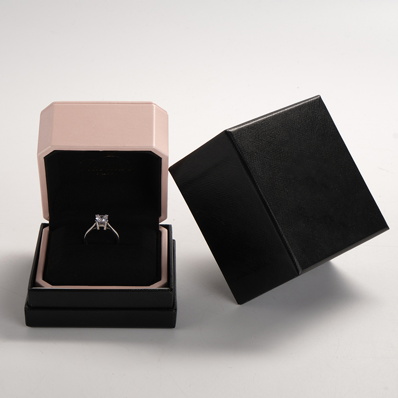 H096-Customized Luxury Pink Pu Leather And Microfiber For Ring Necklace Pendant With Metal Button