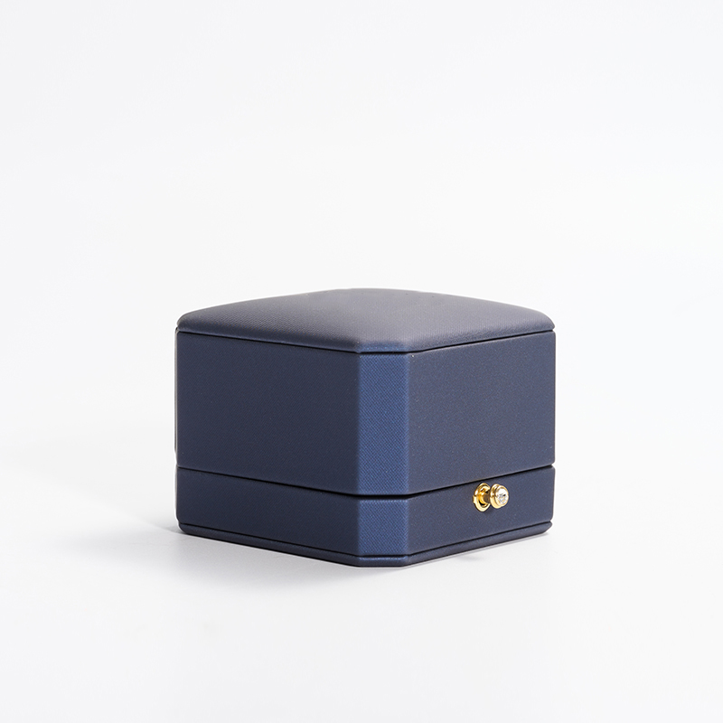 H076 Luxury Jewelry Ring Box PU Leather Microfiber Wedding rings Gift Jewelry Packaging With Out Paper Custom Box