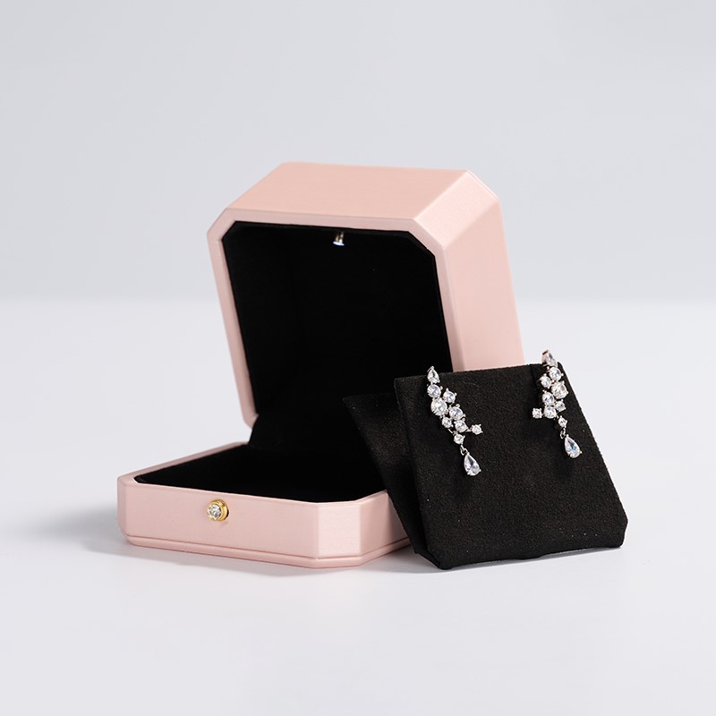 H096-Customized Luxury Pink Pu Leather With Microfiber For Earring Necklace Bangle Pendant With Metal Button