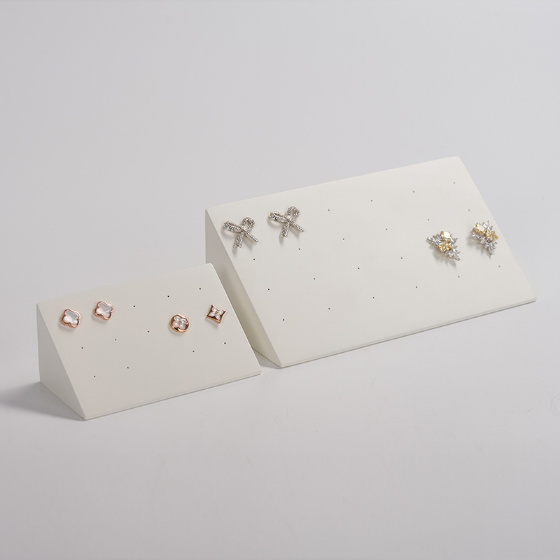 China OEM factory 2022 new custom wood beige paint jewelry display stand stud earrings display set