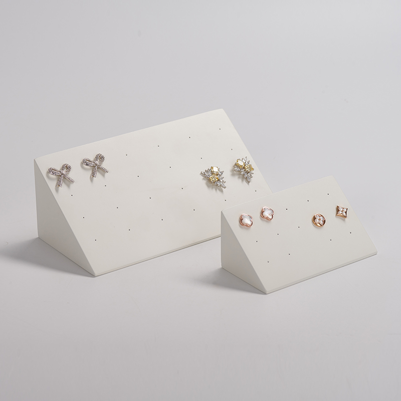 China OEM factory 2022 new custom wood beige paint jewelry display stand stud earrings display set