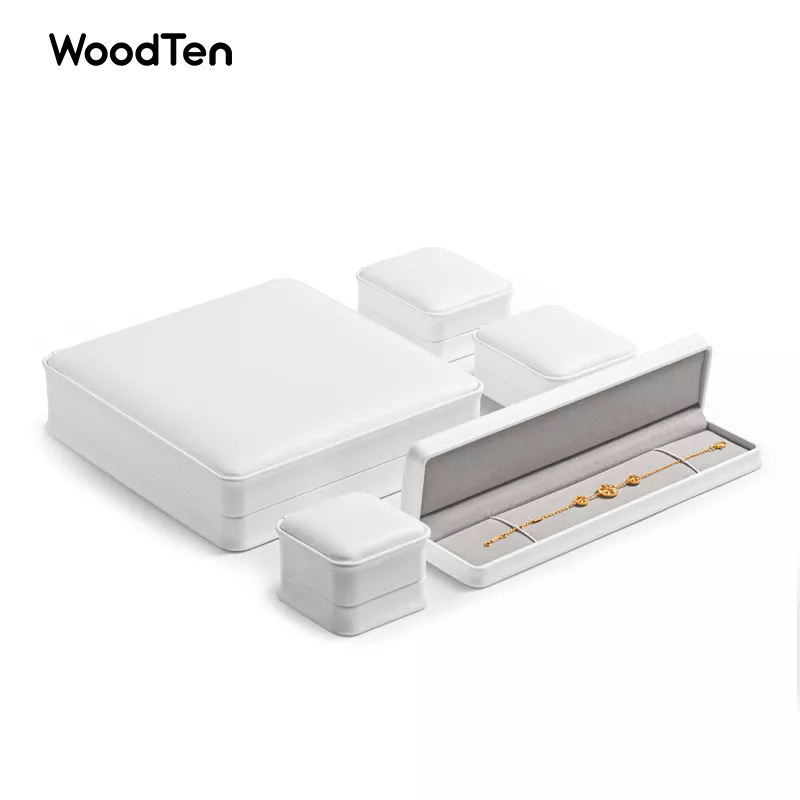 wholesale 2021 new arrival white luxury pu leather jewelry box package ring pendant bangle for travel jewelry box