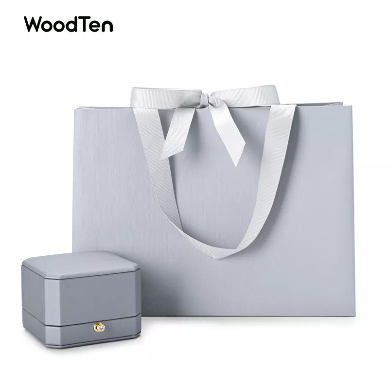 New Arrival Luxury Gift packing Paper Bag With Logo Print Shopping OEM Paper Bag Custom Print